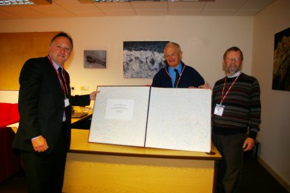 DORCHESTER: Special photo album donated to school